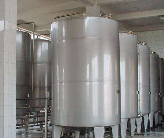 不鏽鋼儲(chǔ)存罐使用時需要注意那(nà)些問(wèn)題